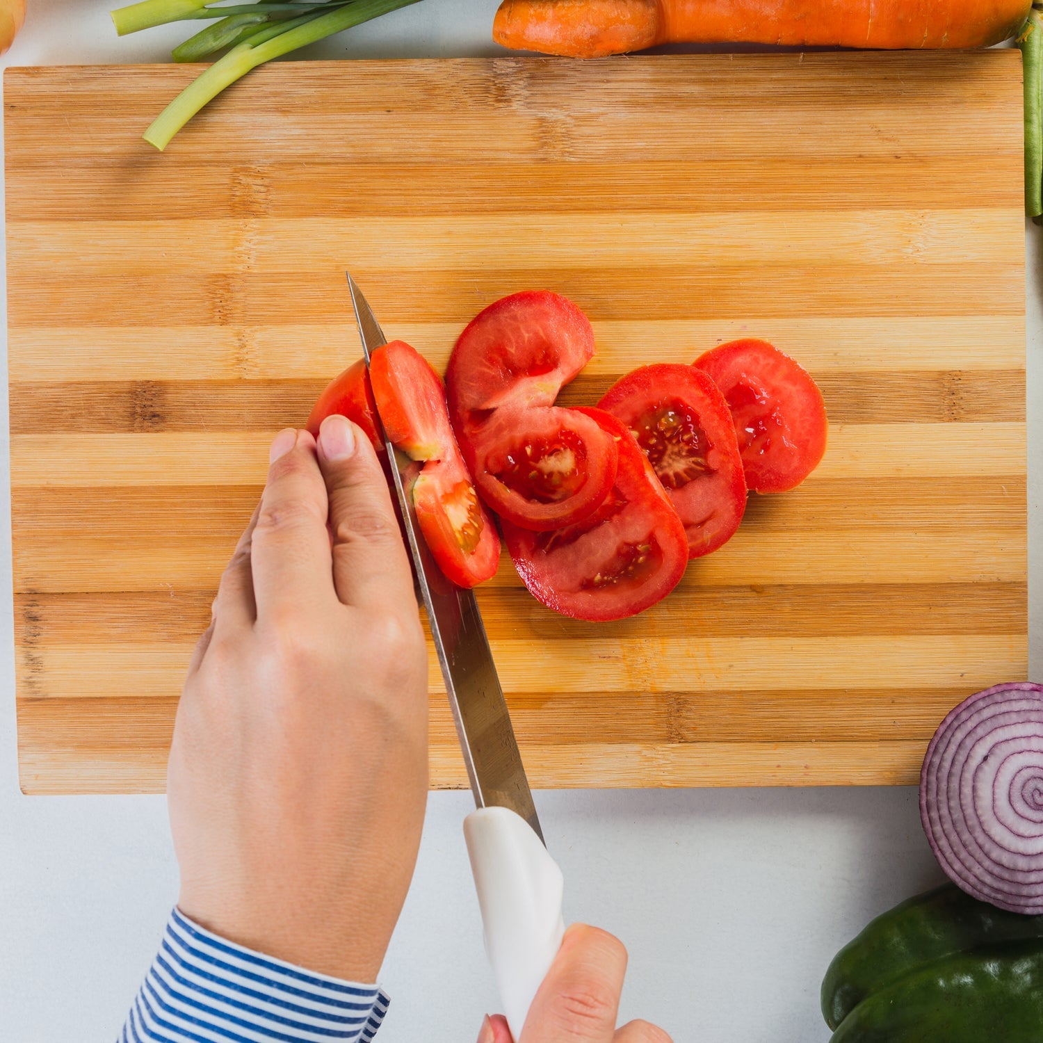 7113 Kitchen Knife for Clean and Exceptionally Sharp Cuts with Ceramic Peeler 