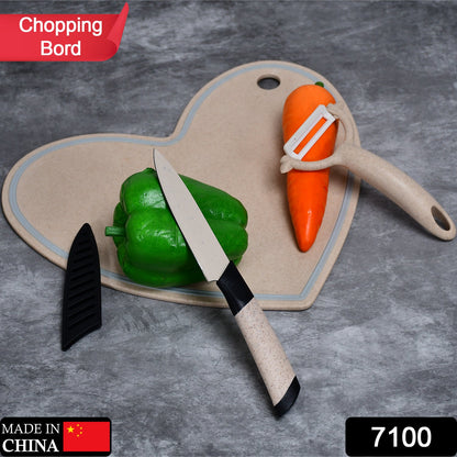 7100 Heart Shape Chopping Board With Knife & Peeler 