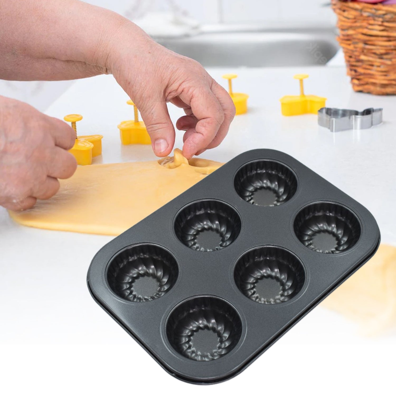 7077 6 slot Non-Stick Muffins Cupcake Pancake Baking Molds 