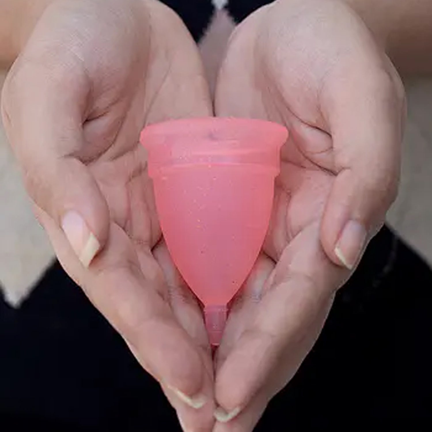 6112B REUSABLE MENSTRUAL CUP USED BY WOMENS AND GIRLS DURING THE TIME OF THEIR MENSTRUAL CYCLE 